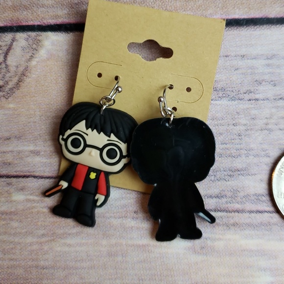 New PVC Harry Potter Gryffindor Dangle Earrings - Picture 5 of 5